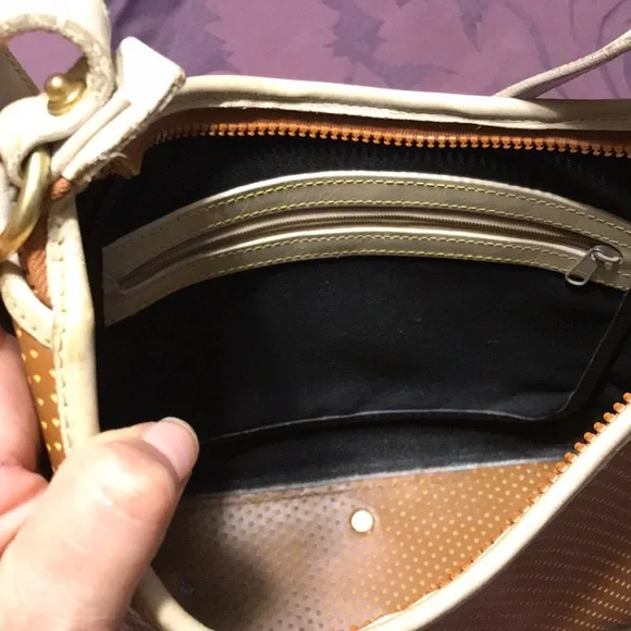 DOONEY&BOURKE PURSE - Picture 12 of 16